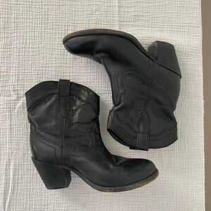 Frye Western Shortie